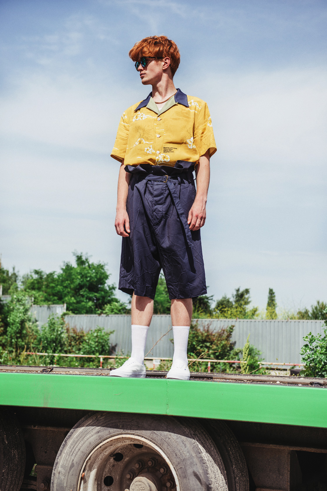 Риза VALENTINO от PAP, панталонки MARNI от PLUS ZERO CONCEPT STORE, чорапи H&M, кецове VANS от CONTRABANDA