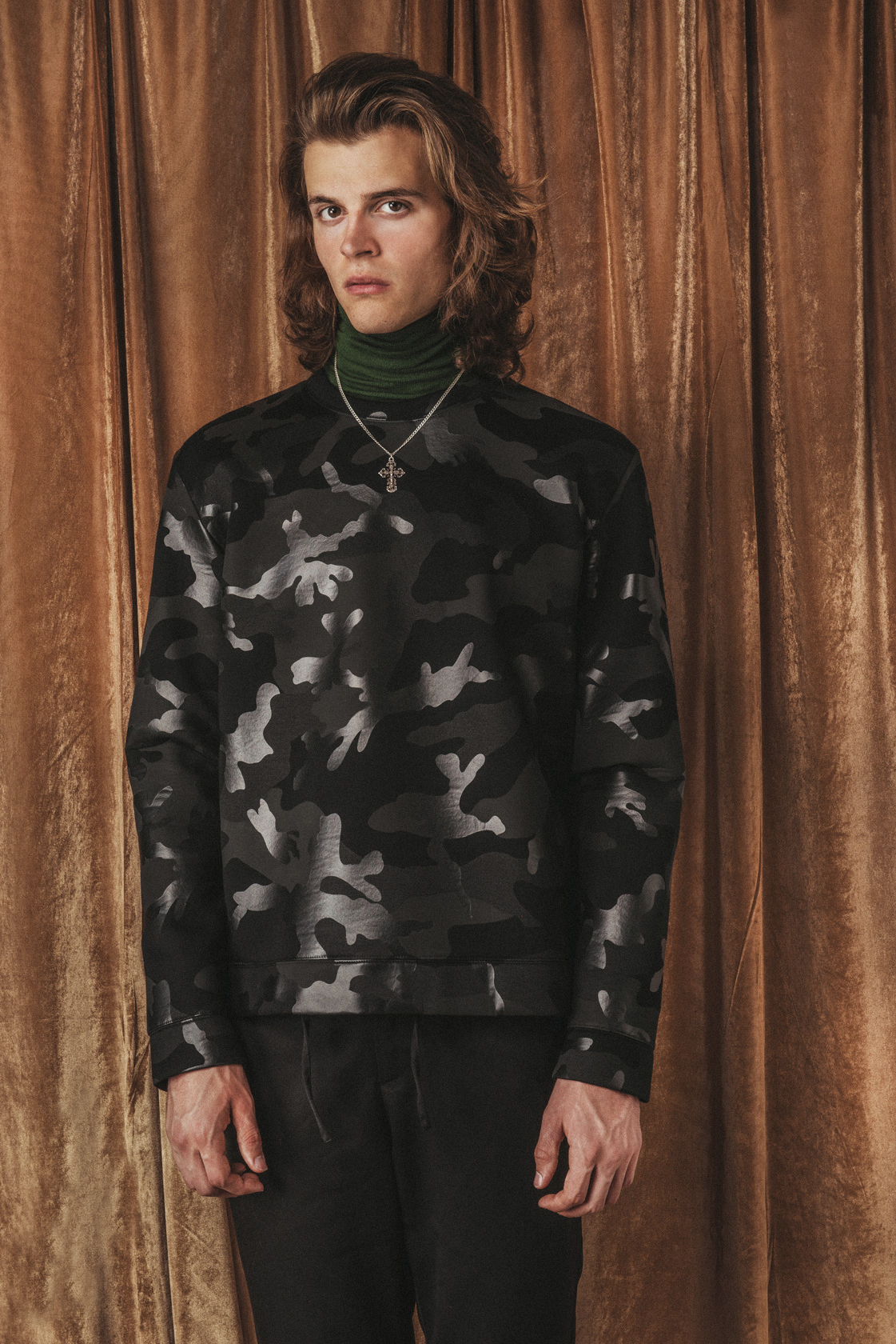 Блуза Valentino и поло Etro от PAP, панталон H&M, боти G-Star