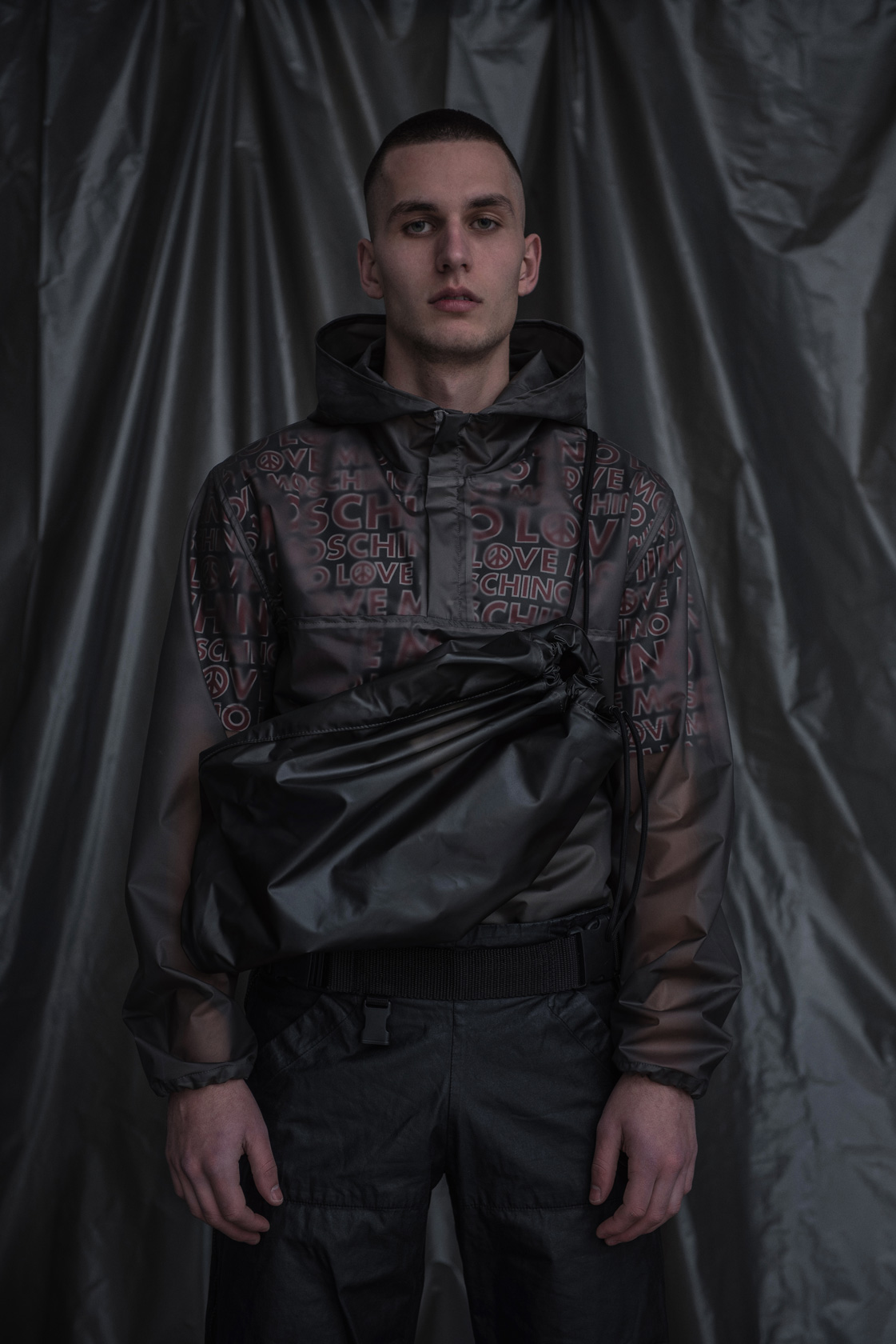 Суитчър и раница H&M Studio, тениска MOSCHINO
