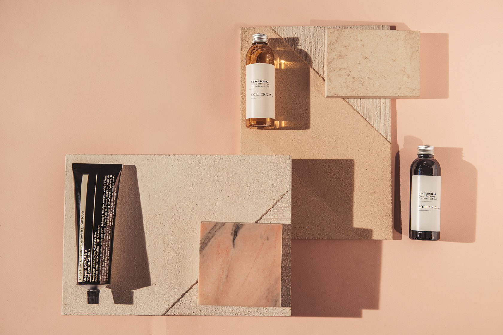 Маска за коса Aesop 50 лв. от Plus Zero Concept Store. Шампоани 100 ml Sort of Coal всеки по 14 лв. от HYGGE. Маска за коса Aesop 50 лв. от Plus Zero Concept Store. Шампоани 100 ml Sort of Coal всеки по 14 лв. от HYGGE.