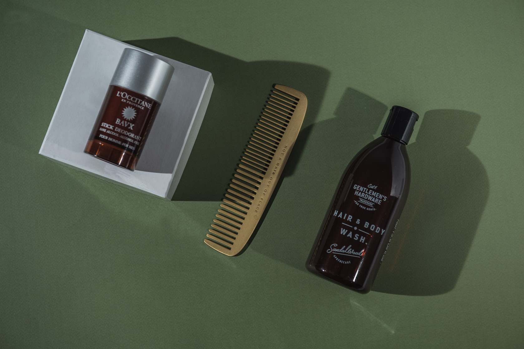 Део стик L'Occitane 32 лв. от Beauty Lab. Гребен "Not a Hair out of Place" by Izola 44 лв. от HYGGE. Шампоан и душ гел в едно Gentlemen's Hardware 34.90 лв. от Elephant Део стик L'Occitane 32 лв. от Beauty Lab. Гребен