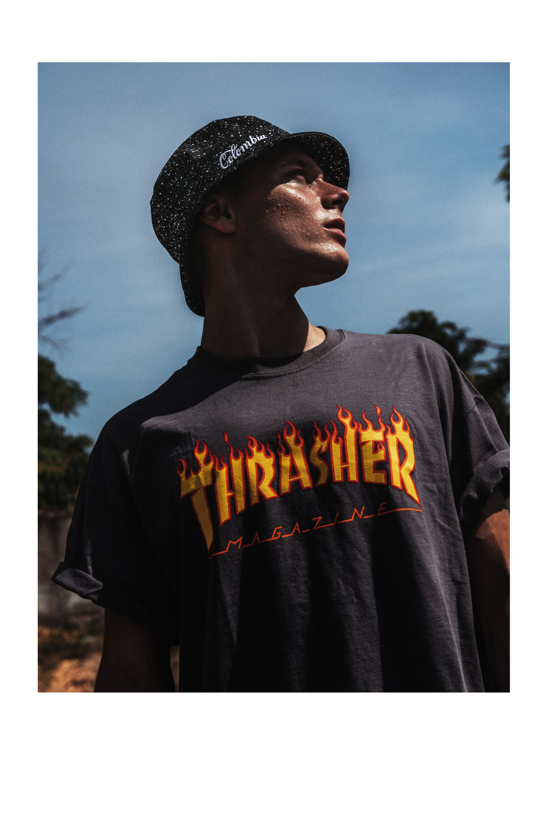 Шапка Cayler & Sons от Massive, тениска Thrasher от
