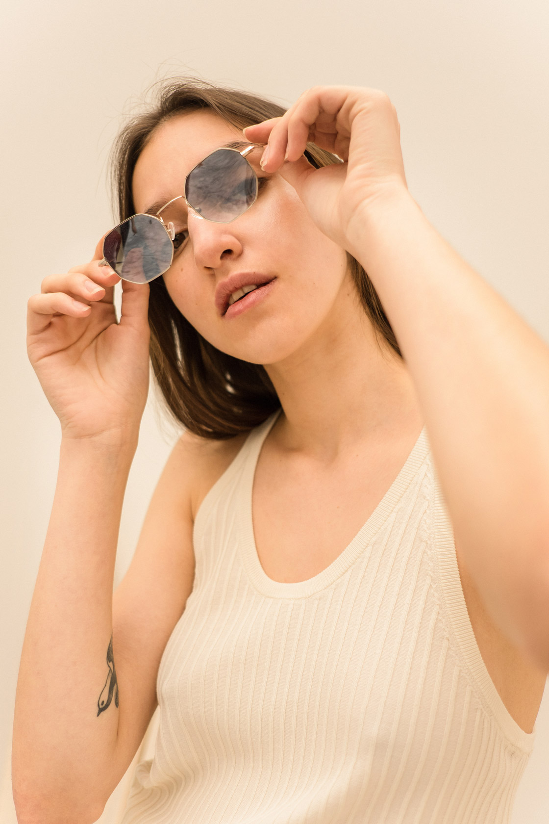 Топ Acne от Plus Zero, очила Eyepetizer от Co Optics