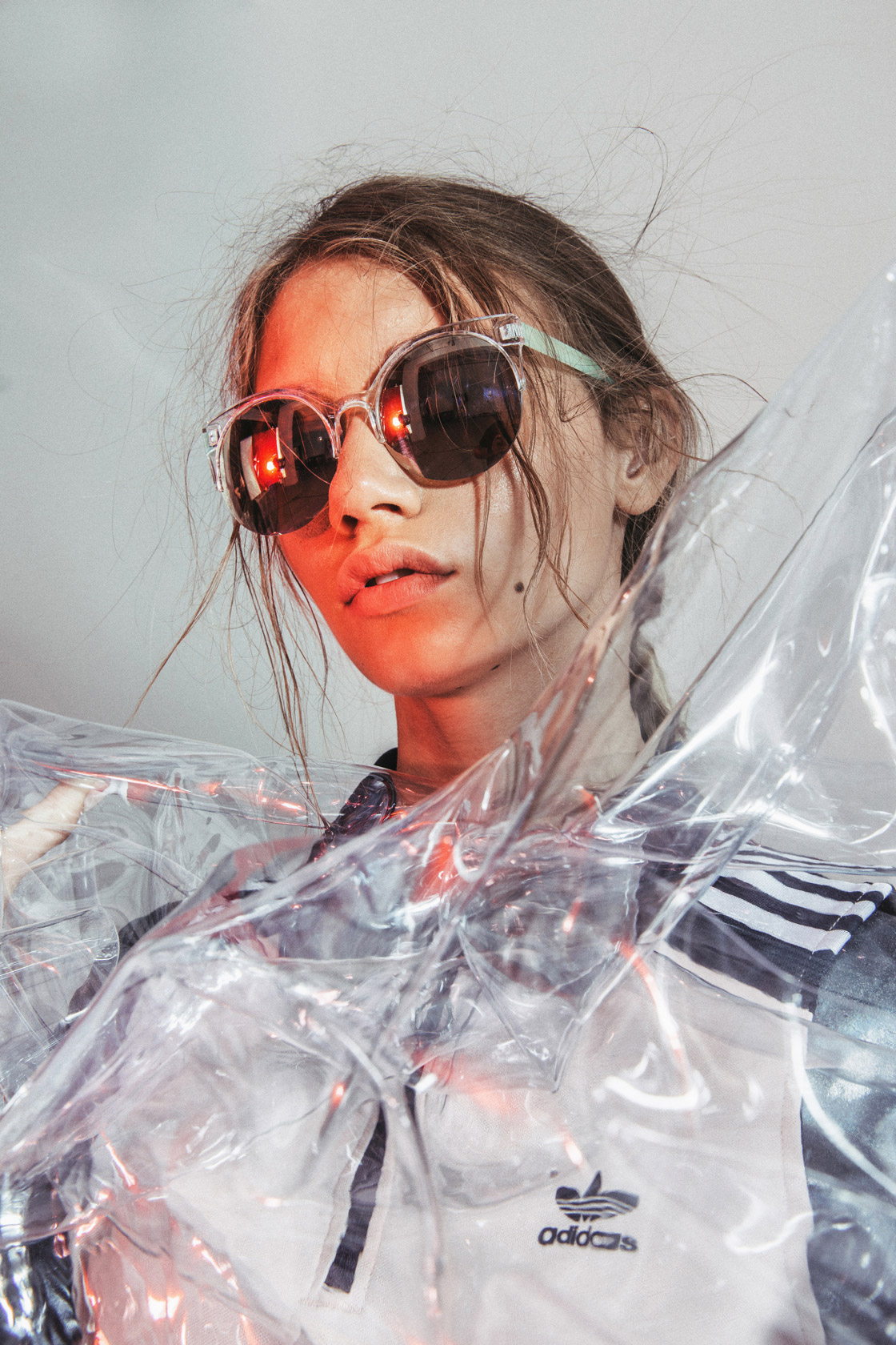 очила Parfois, рокля adidas Originals, блуза H&M