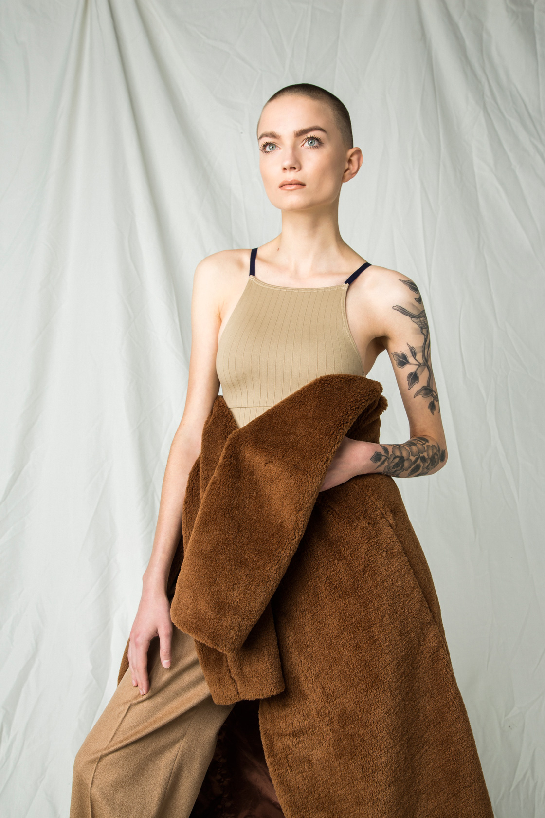Палто H&M, панталон Max Mara, боди 05 Studio
