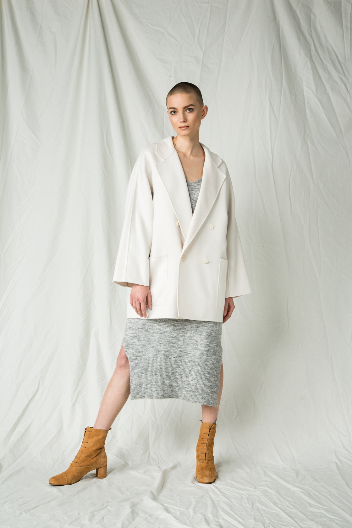 Палто Max Mara, боти byFar, рокля Scotch&Soda от Collective