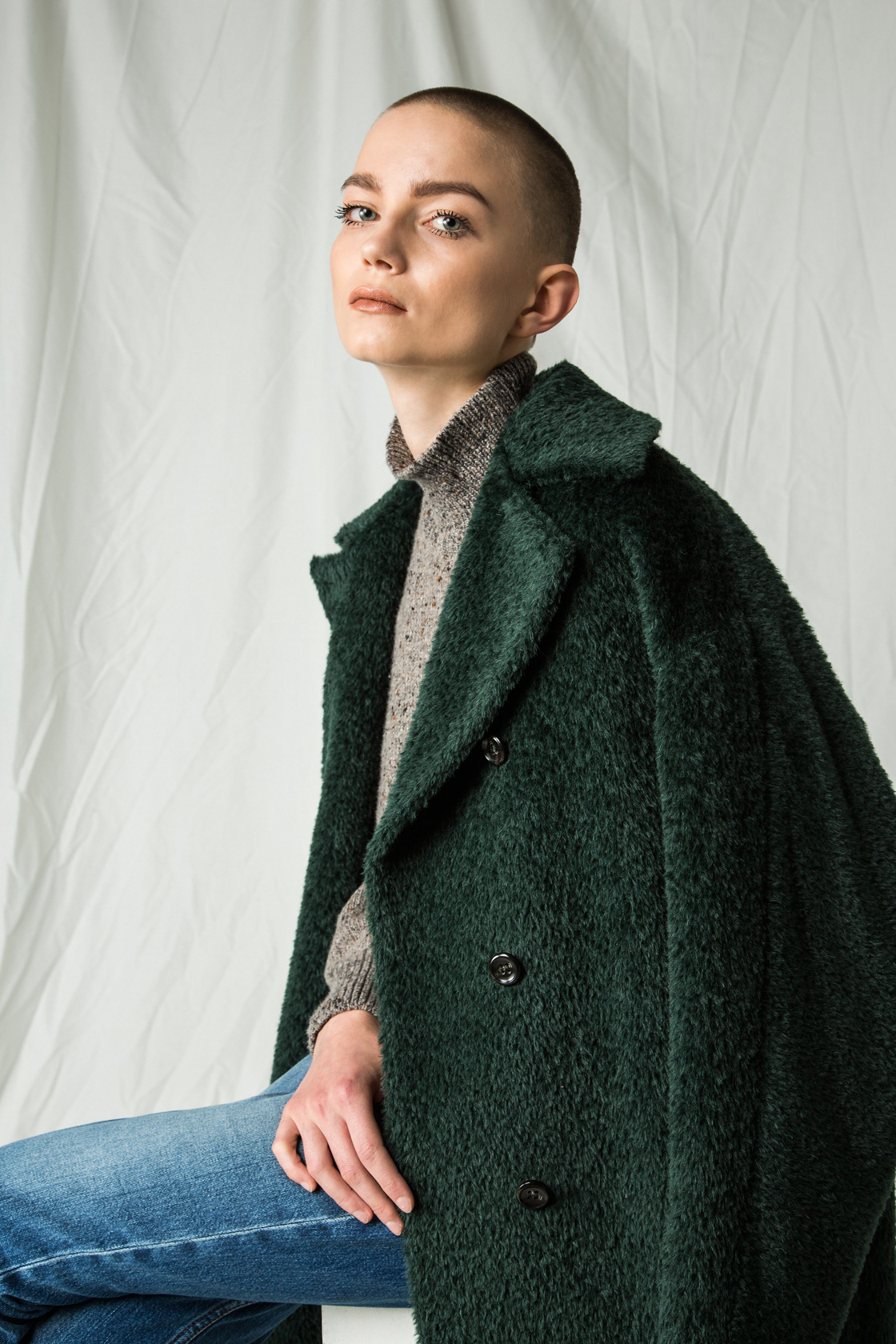 Поло Benetton, палто и дънки Max Mara