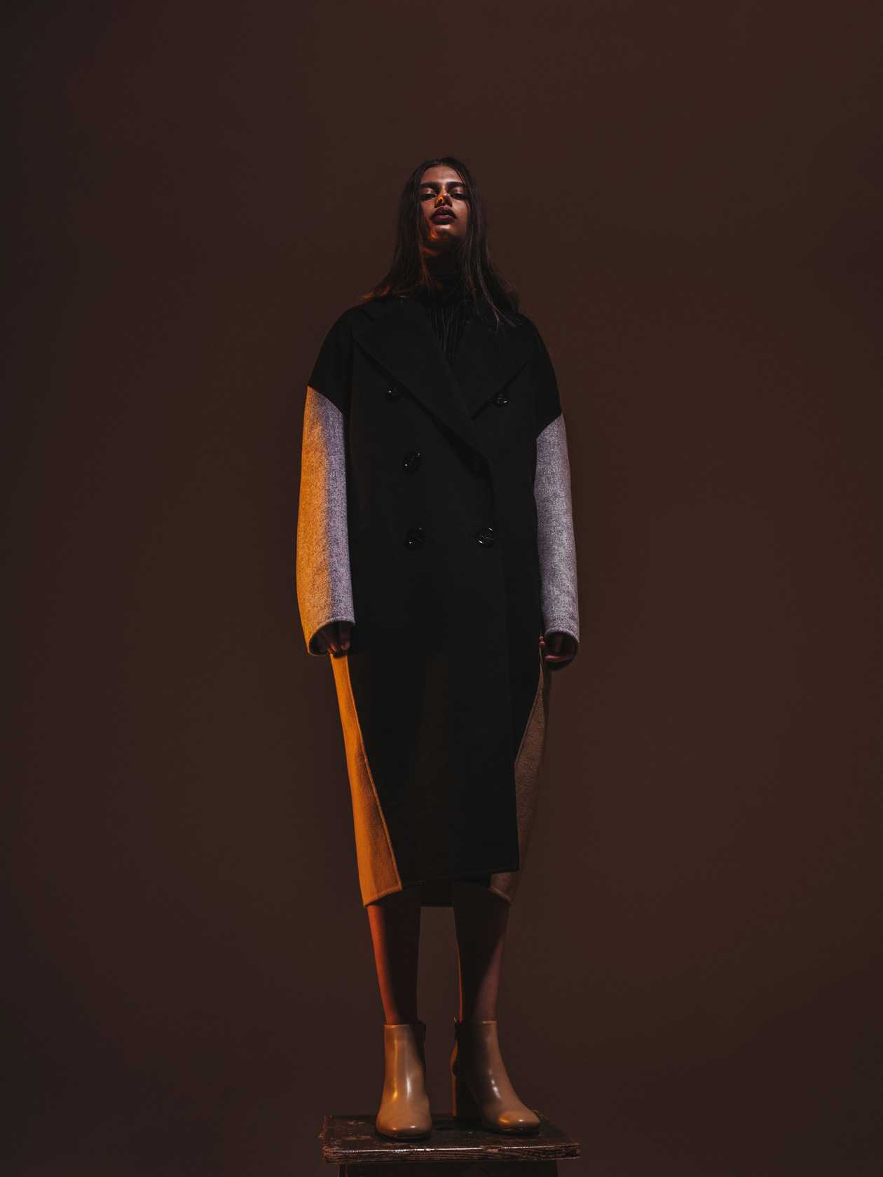 палто Acne Studios от Plus Zero Concept Store, боти H&M