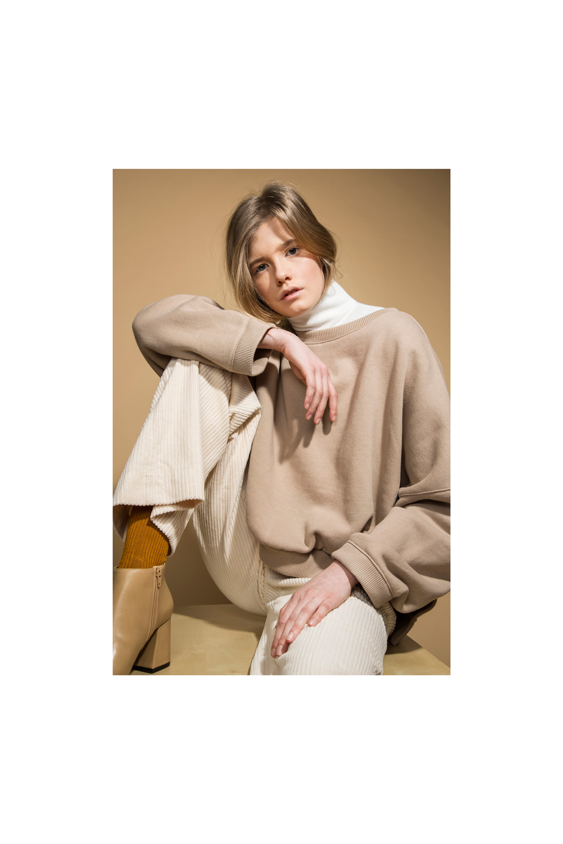 Поло GARDEROB, суитшърт, панталон и обувки H&M