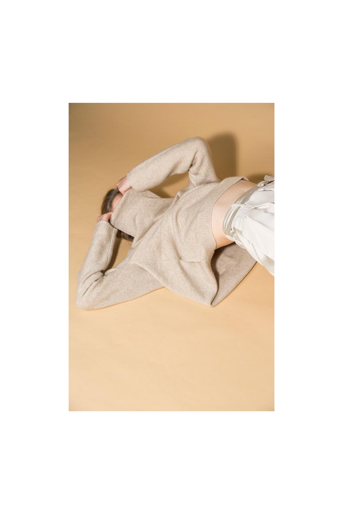 Яке H&M, блуза и панталон Max Mara, обувки By Far
