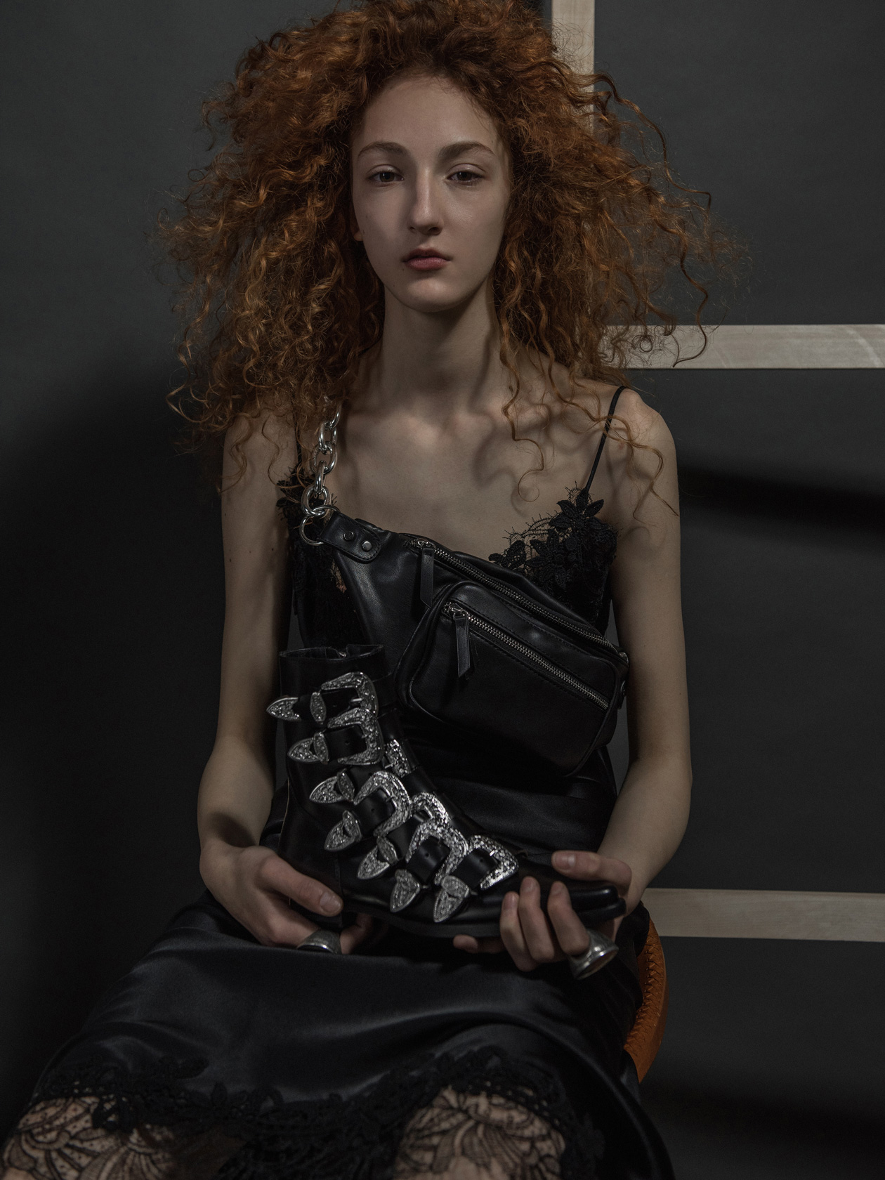 Рокля Ermanno Scervinno от PAP, обувки Dsquared2, прътени Simona Tagliaferri от Plus Zero Concept Store