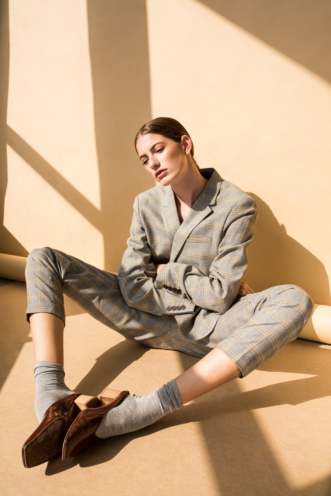 сако, панталон и чорапи H&M, обувки ByFAR