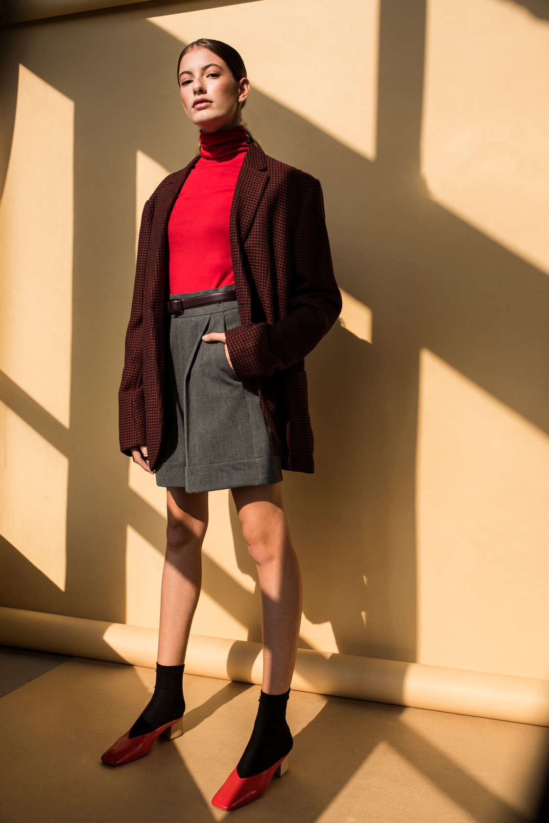 поло Benetton, сако Sisley, къс панталон i BLUES от Week & Shop MDL, чорапи H&M, обувки ByFAR