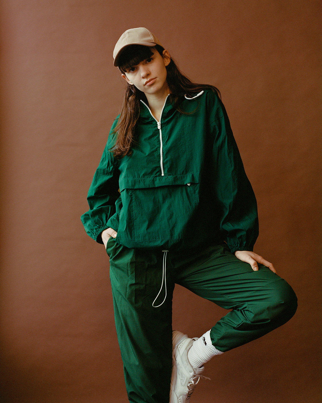 Шапка и чорапи Adidas, маратонки Nike, яке и панталон архив