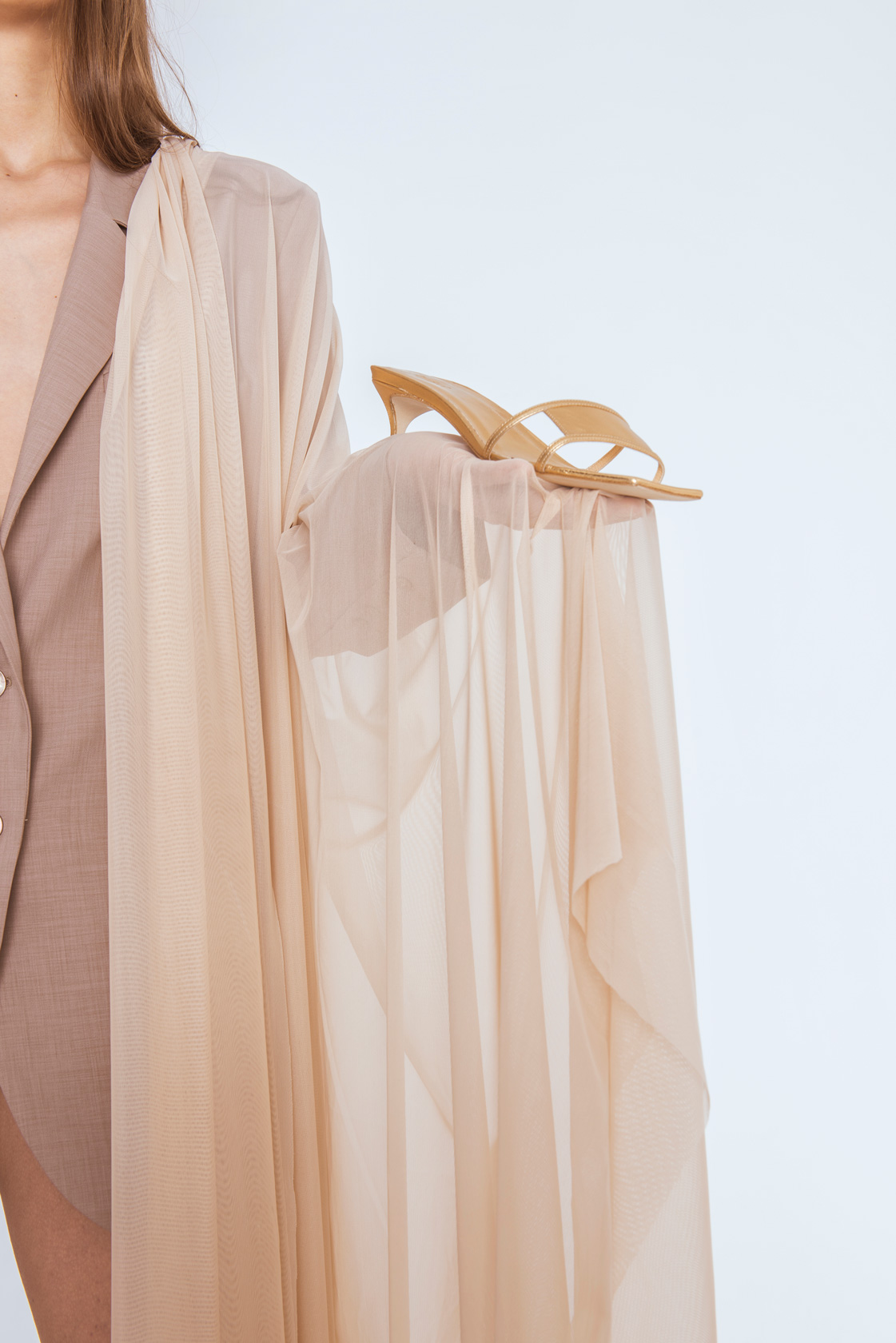 Сако MaxMara, обувки byFAR