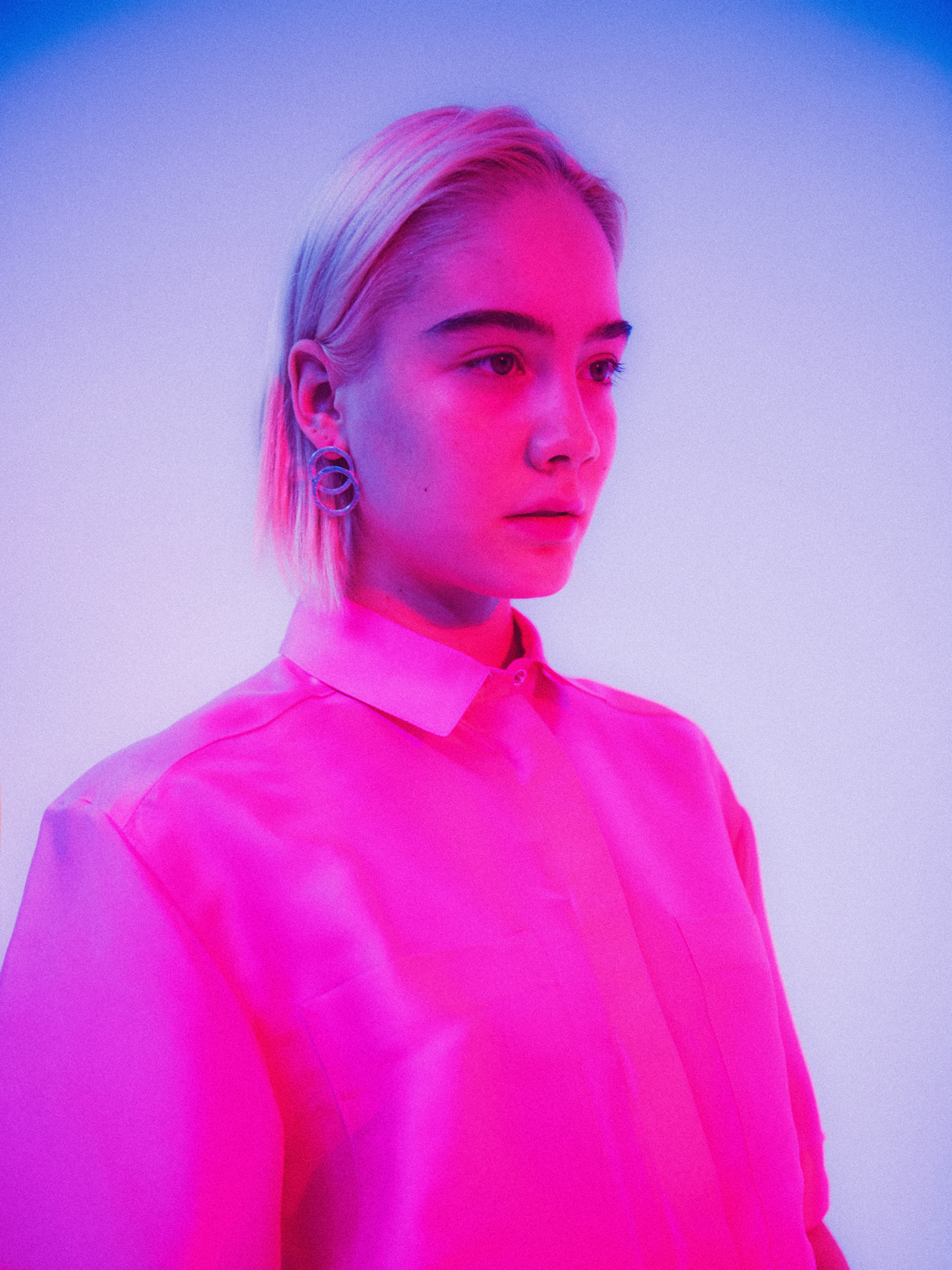 обеца Neva Balnikova от Opening Soon, риза Lame God от Koncept Store