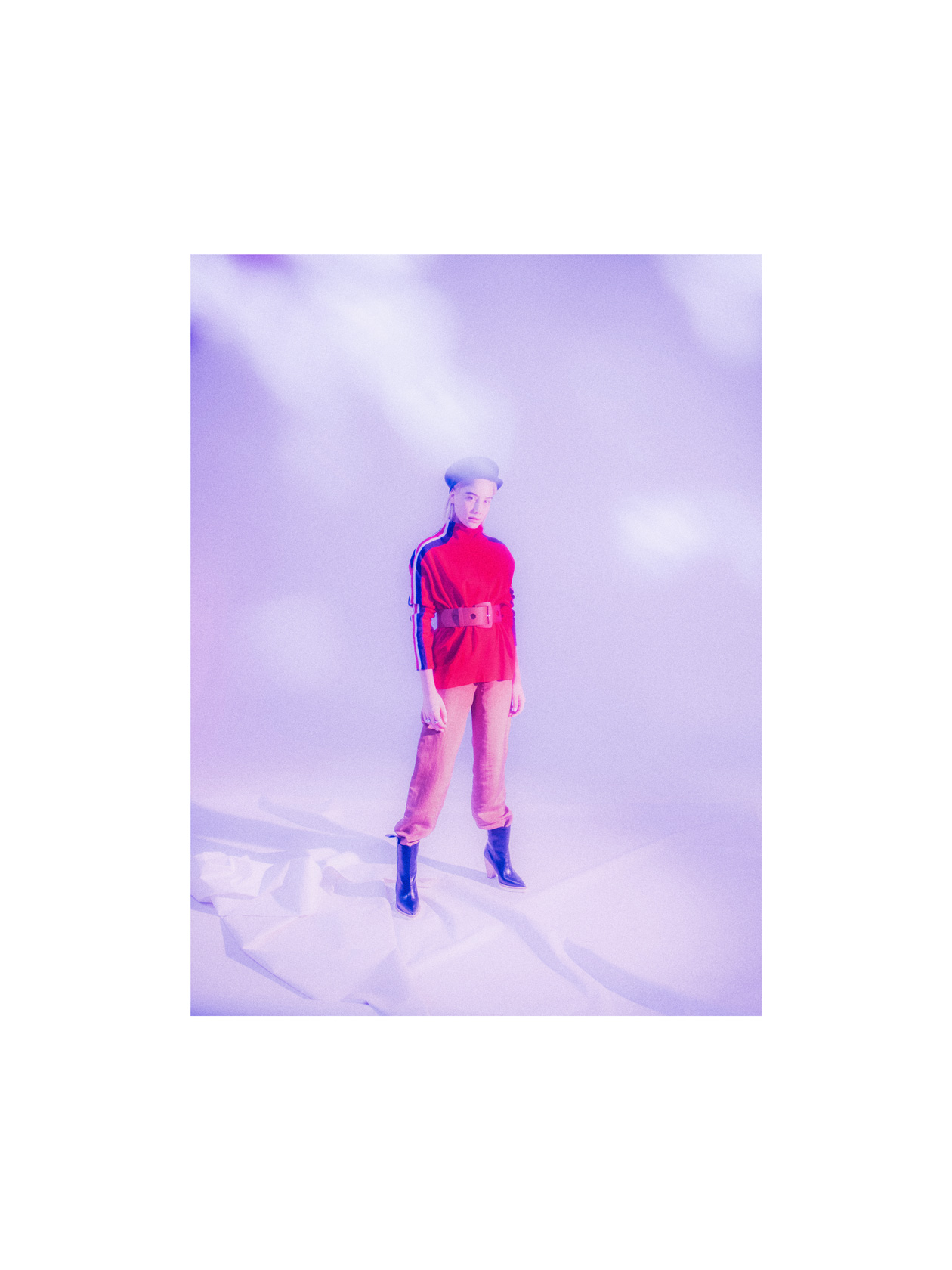 шапка Marc Cain и колан Penny Black от Week&Shop MDL, пуловер Tommy Hilfiger, панталон Lame God от Koncept Store , обувки Paloma Borcelo от Collective, бижута Neva Balnikova, Opening Soon