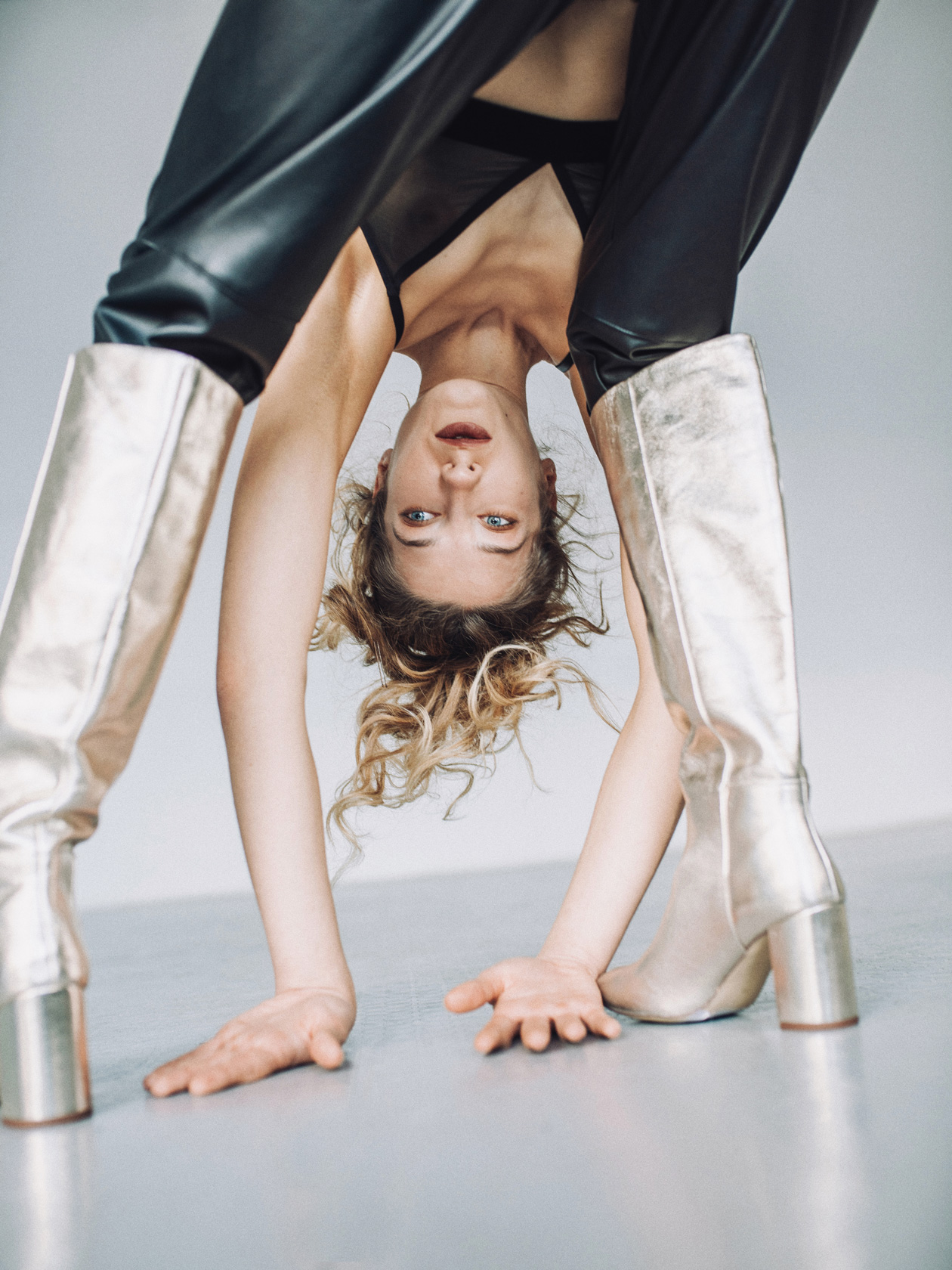 бельо 05 studio, панталон и ботуши H&M