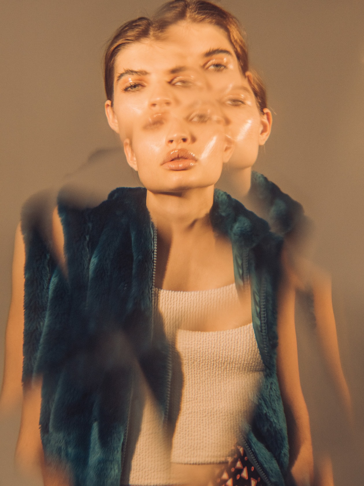Елек iBlues от Week&Shop MDL, горнище на бански H&M, панталон MAX&Co