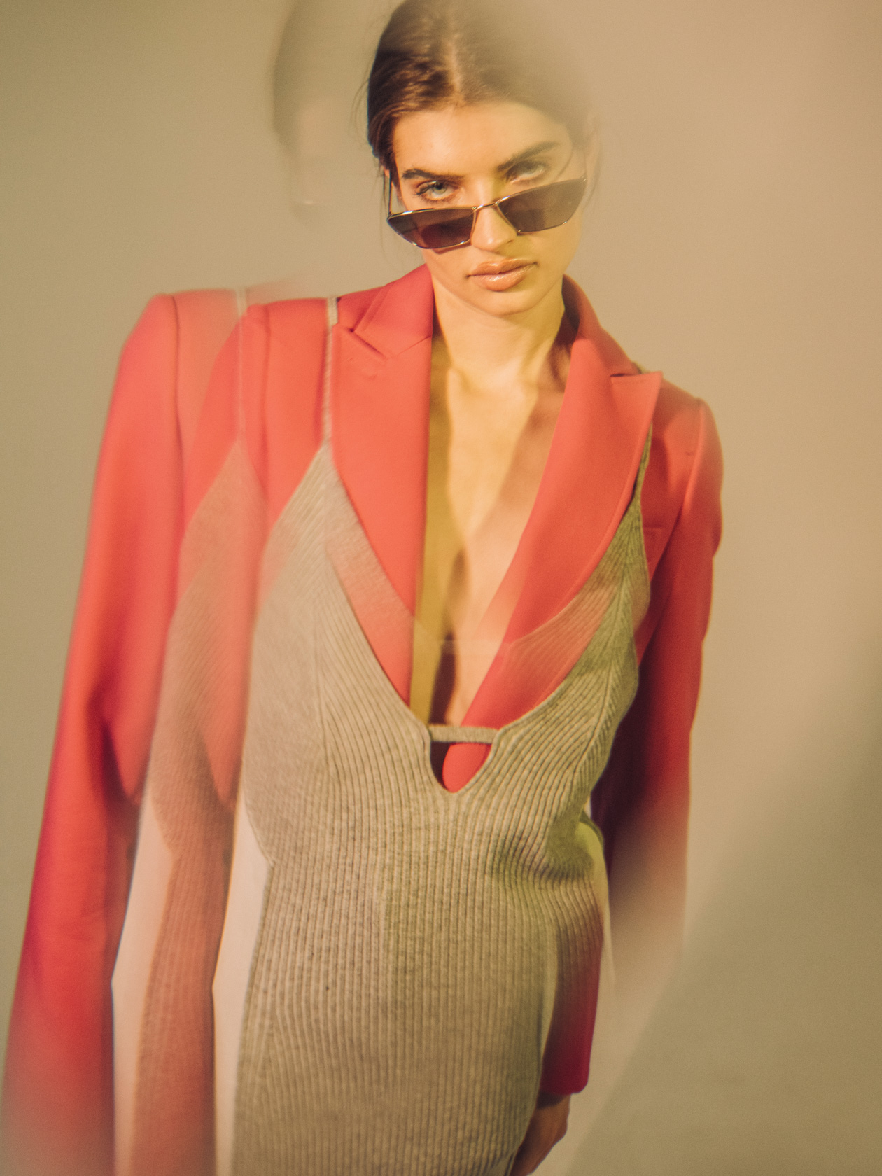 Сако MAX&Co, рокля Sportmax от Max Mara, очила Marella