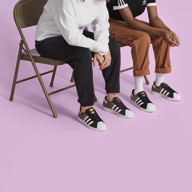 584928_adidasOriginals_SS20_SST_FV3327_OnFoot_062_2048x2048px 584928_adidasOriginals_SS20_SST_FV3327_OnFoot_062_2048x2048px