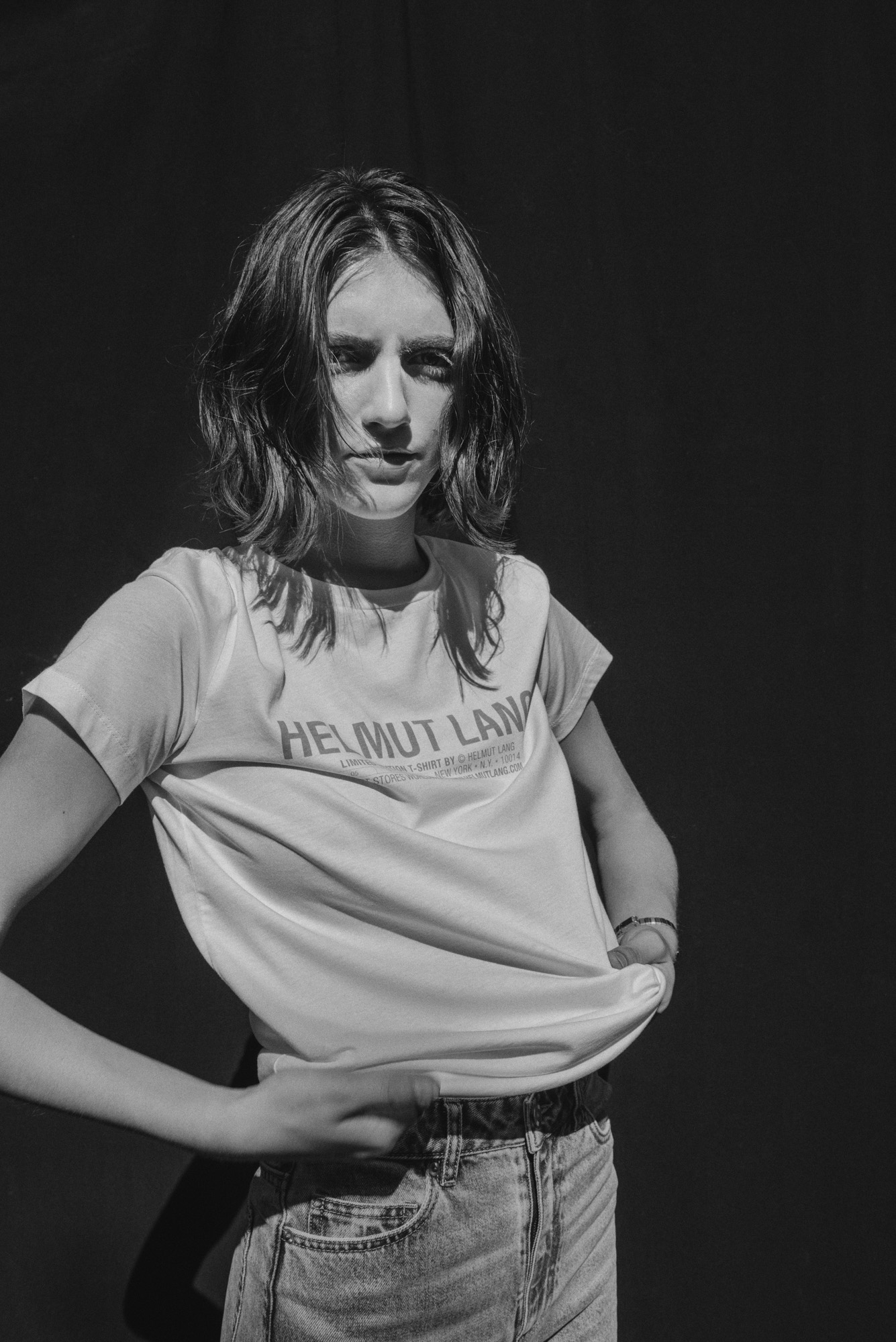тениска Helmut Lang от Koncept 7, дънки H&M