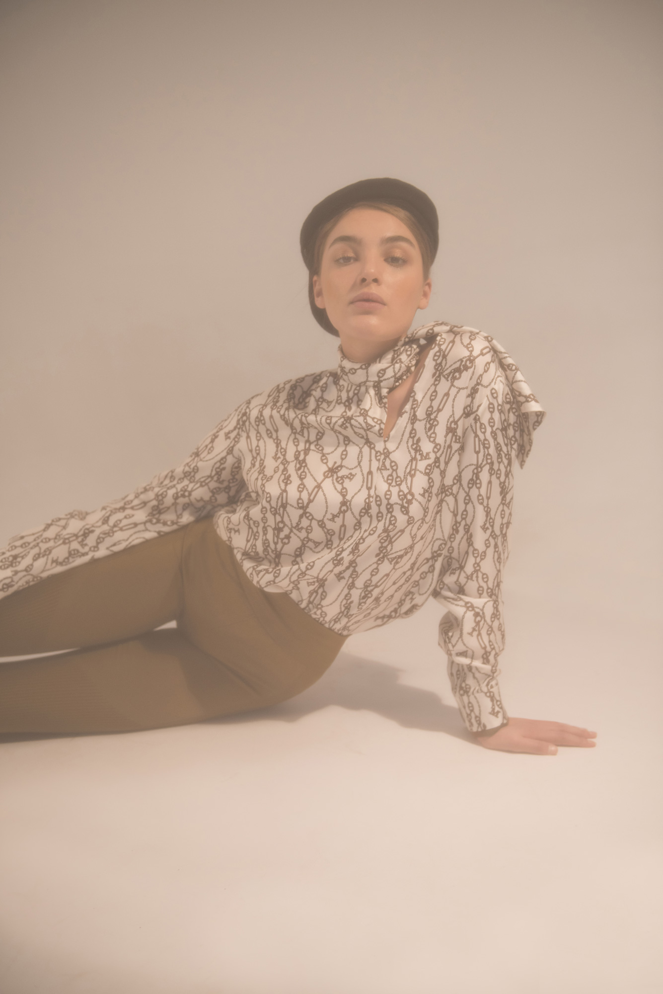 блуза Max Mara шапка Isabel Marant pour H&M клин H&M